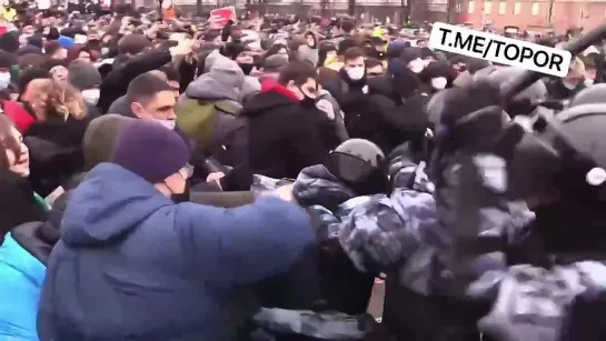 Чеченец Джумаев против полиции на митинге. (Назад в будущее СССР 2.0)