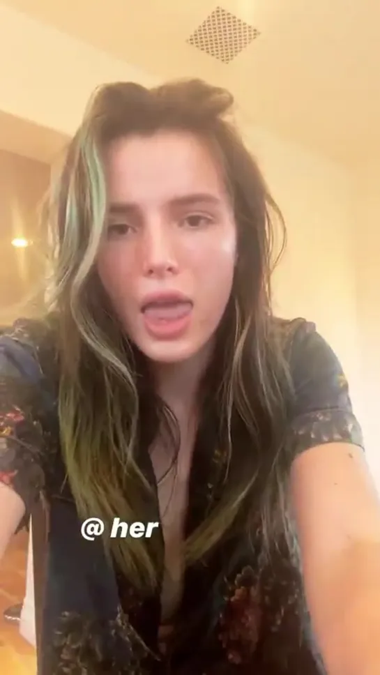 Bella Thorne (7)