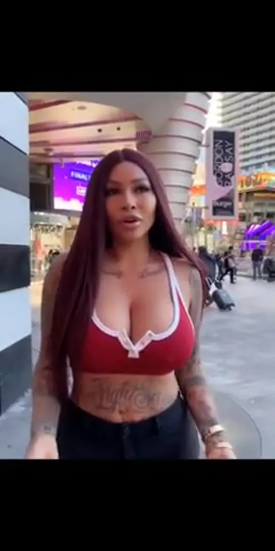 Brittanya Razavi  (50)