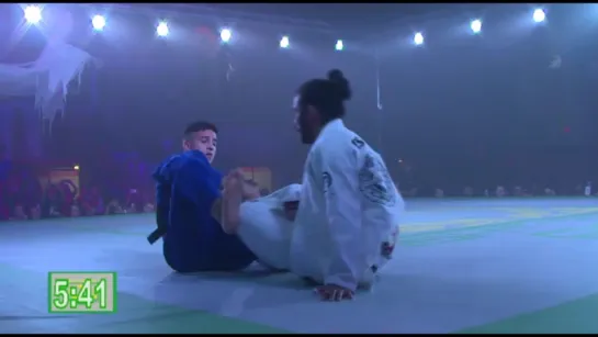 Mario Espindola (Rentato Tavares BJJ) Vs Matheus Gabriel (Checkmat) треугольник