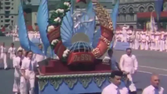 Цветущая юность - парад физкультурников 1939 года в цвете - Parade of athletes on Red Square