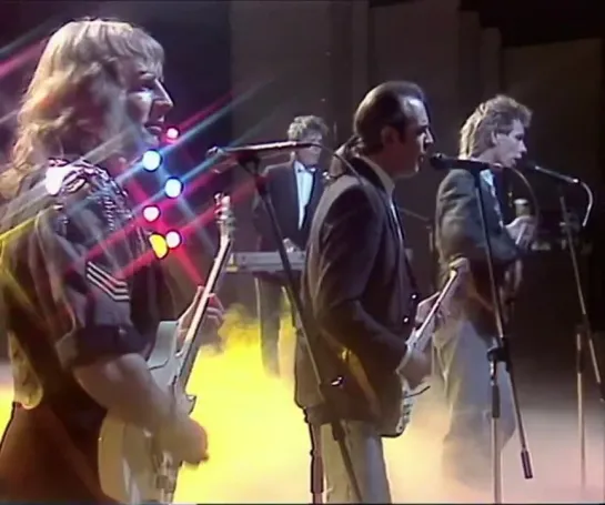 Status Quo - In The Army Now (1986) Tv - 25.03.1987