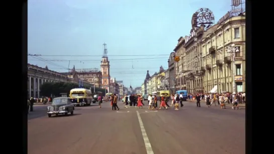 Прогулка По Невскому Проспекту - Walking along Nevsky Prospekt - 1960