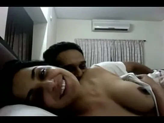 Pakistan Actor Meera with her Boyfriend Sex Video. (18+)