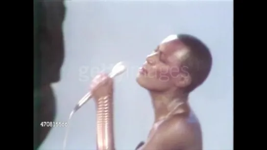 Grace Jones - La Vie En Rose / I Need A Man (Excerpts + Interview) (US TV, Soul Alive) (1977)