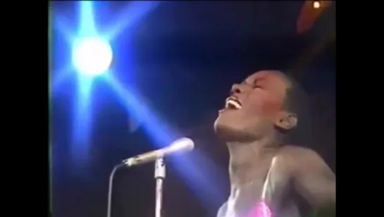 Grace Jones - La Vie En Rose (Feels Like Dancin, Canadian TV) (1978)