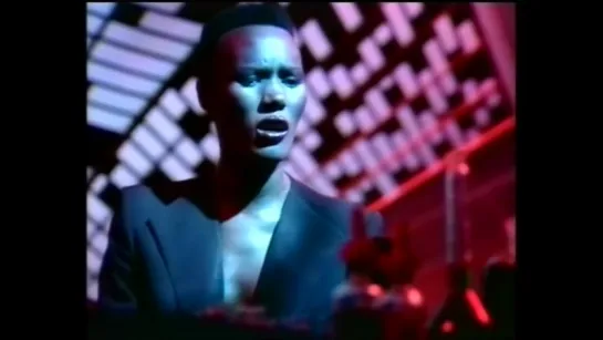 Grace Jones - Love Is The Drug (British TV) (1980)