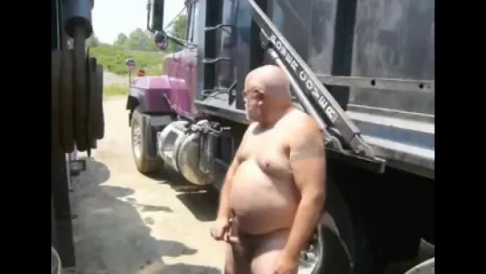 Str8 Daddy Stroke out of His Truck