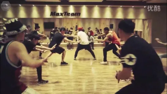 [РУСС САБ] 150907 Luhan @ New Album "Reloaded" Dance BTS