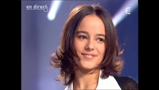 Alizée - Ella elle l'a ( live, Chanson N°1, 2003 )