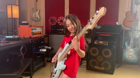 8 Year Old Bassist RMG Artist Ellen Alaverdryan Aretha Franklin Inspired Cover.