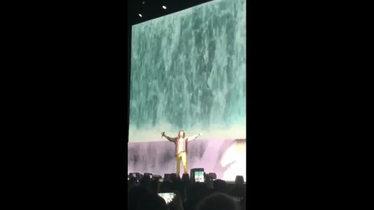 Jason Momoa knows how to make an entrance, y’all. - Aquaman