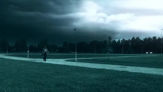 Using An Umbrella In A Thunderstorm