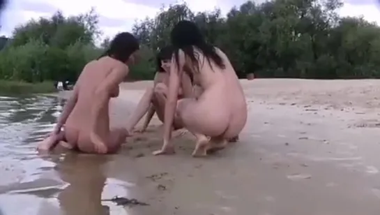 lot of naked girls