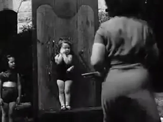 knife throwing mother 1950s