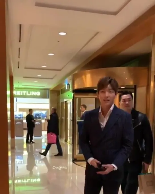 2019.04.25 Ли Джун Ки прибыл на мероприятие Lotte в Lotte Hotel Seoul By ongwo