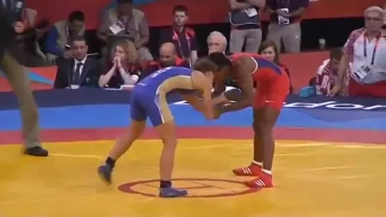 Valeria Zholobova vs Joyce Souza da Silva sports women's wrestling