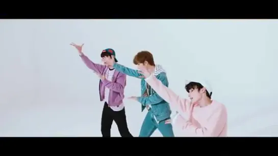 TXT (투모로우바이투게더) '어느날 머리에서 뿔이 자랐다 (CROWN)' Official MV ( 360 X 640 ).mp4