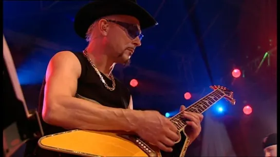 Scorpions - Wind Of Change (Live 2001)