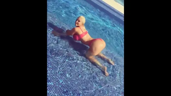 NICOLETTE SHEA in bath bikini twerk