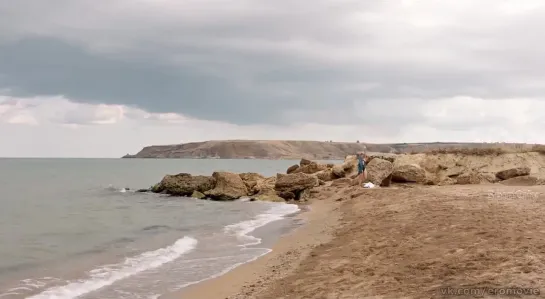 Сексуальная Катерина Шпица в купальнике в фильме Крымский мост. Сделано с любовь