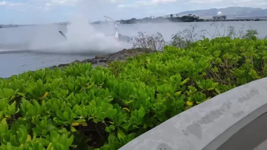 Вертолет рухнул в воду