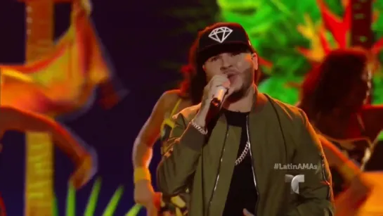 Farruko y Shaggy cantan “Sunset” en los Latin American Music Awards 2015 (08/10/2015)