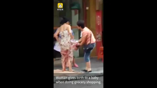 Woman walked home after giving birth to her baby on the street