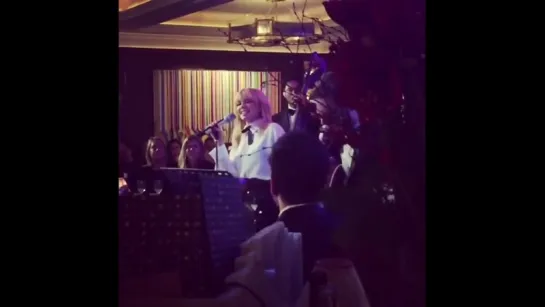 Kylie Minogue Performs At The Ivy's Party (London 07.12.2016)