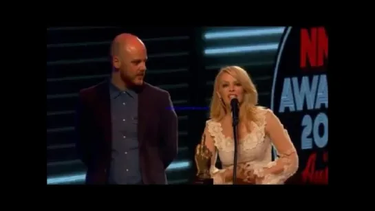 Kylie Minogue Presents Award To Coldplay (NME Awards 2016)