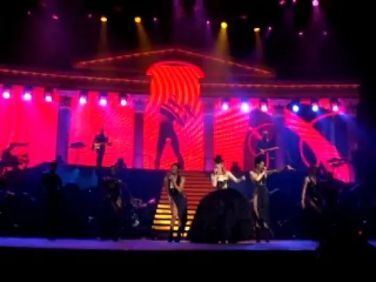 Spinning Around (Aphrodite Live, Monterrey 16.05.2011)