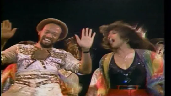 Earth, Wind & Fire - Boogie Wonderland (with The Emotions)