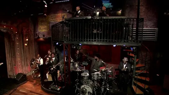 Twisted Sister - We're Not Gonna Take It (Late Night with Jimmy Fallon 26.04.2011)