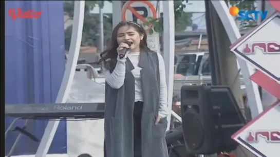 Prilly Latuconsina - Hidup Hanya Sekali (Live on Inbox)