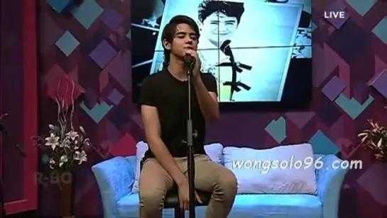 Pergi dari Hatiku by Aliando Syarief LIVE performance - Accoustic