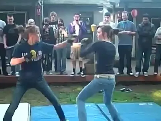 Young Girls Backyard MMA Female Women's MMA FIGHT. девушки дерутся