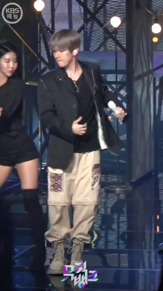 190712 {FanCam} BAEKHYUN - UN Village @ Music Bank