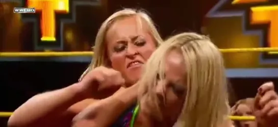 Emma (w/Bayley) vs Summer Rae (w/Charlotte & Sasha Banks)