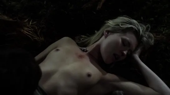 Sharon Hinnendael Nude - Embrace of the Vampire (2013) Watch Online