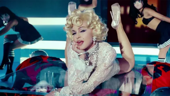 Madonna (ft. M.I.A. and Nicki Minaj) - Give Me All Your Luvin' | 2012 год | клип [Official Video] HD (MIA) (feat. &)