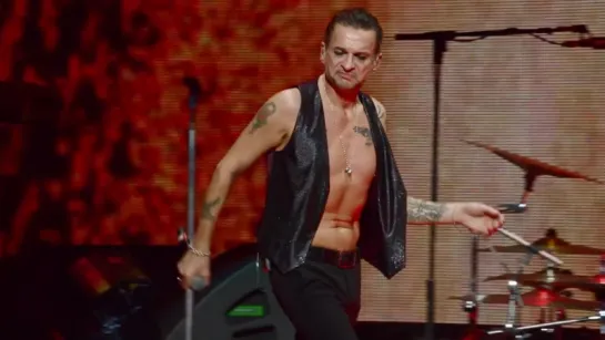 Depeche Mode - Should Be Higher (Live in Berlin 2014 HD)