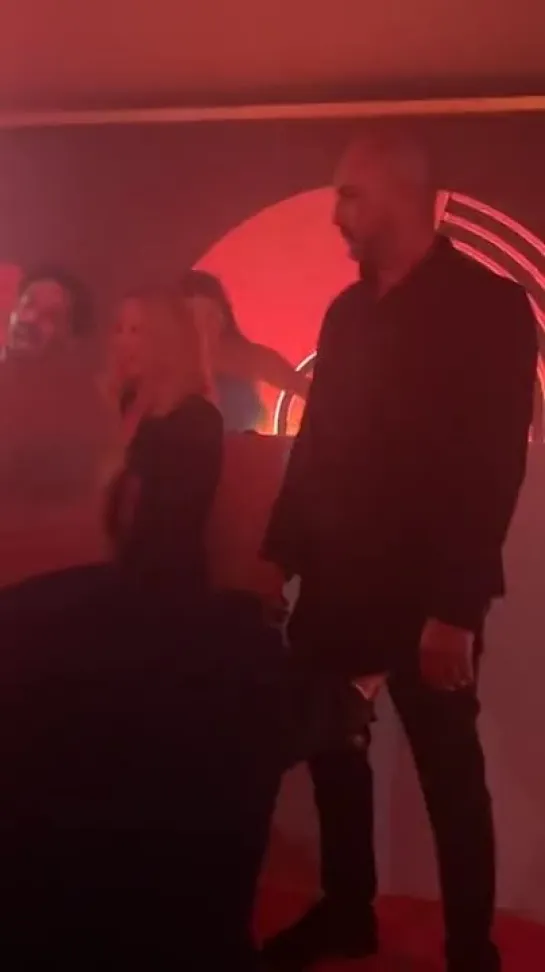 Kylie Minogue Dances At Magnum Event (Cannes 19.05.2022)