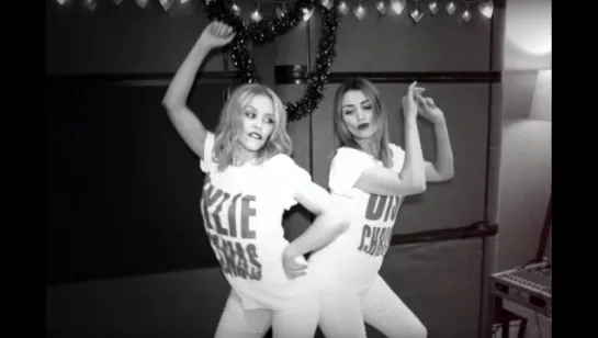 Kylie Minogue & Dannii Minogue - 100 Degrees (Studio Video)