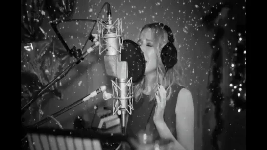 Kylie Minogue - 2000 Miles (Studio Video)