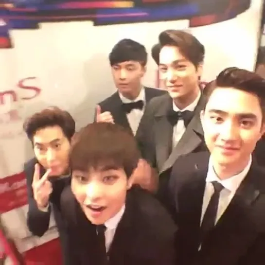 141203 Exo @ MAMA 2014 на красной дорожке