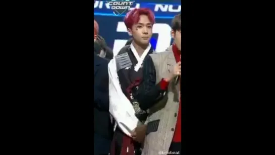 170126 Mnet Mcountdown Ending VIXX RAVI playing with his eyebrows