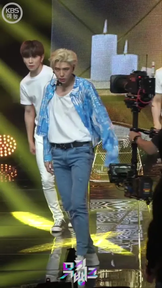 190621 Music Bank 로맨티시즘(Romanticism) - 레오(LEO) Fancam