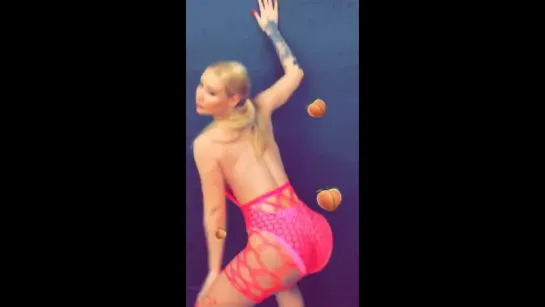 Iggy Azalea #MoBounceChallenge 2