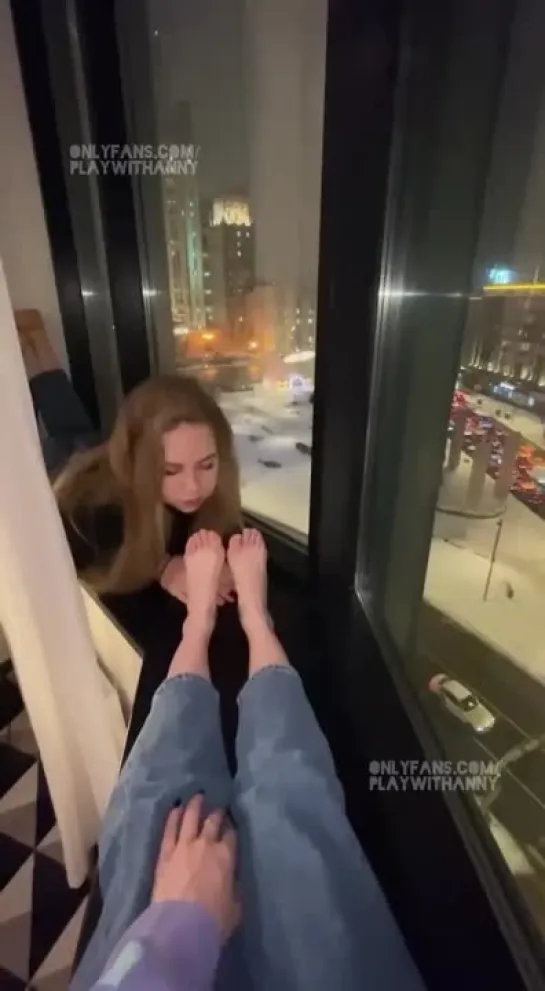 Onlyfans feet babes PlayWithAnny (порно соло лесбиянки фут фетиш госпожа хозяйка бдсм фемдом унижение шлюх лижет сосет ножки)