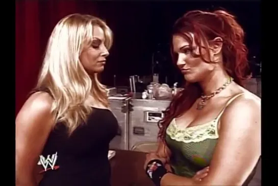 Lita vs Trish Stratus(WWE Survivor Series 14.11.2004)